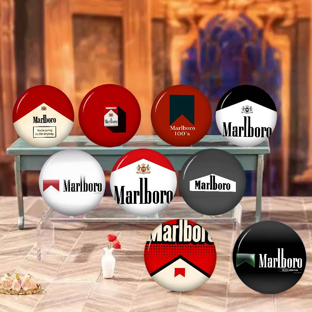 레트로 M-MarlboroS-S 새로운 브로치 소프트  - Retro Gaming Meme 리뷰 및 가격
